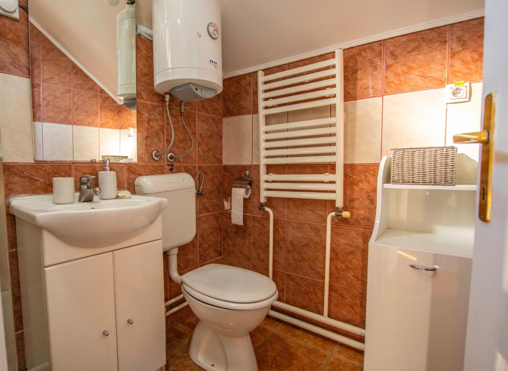 Garden Apartment 2 수보티차 외부 사진