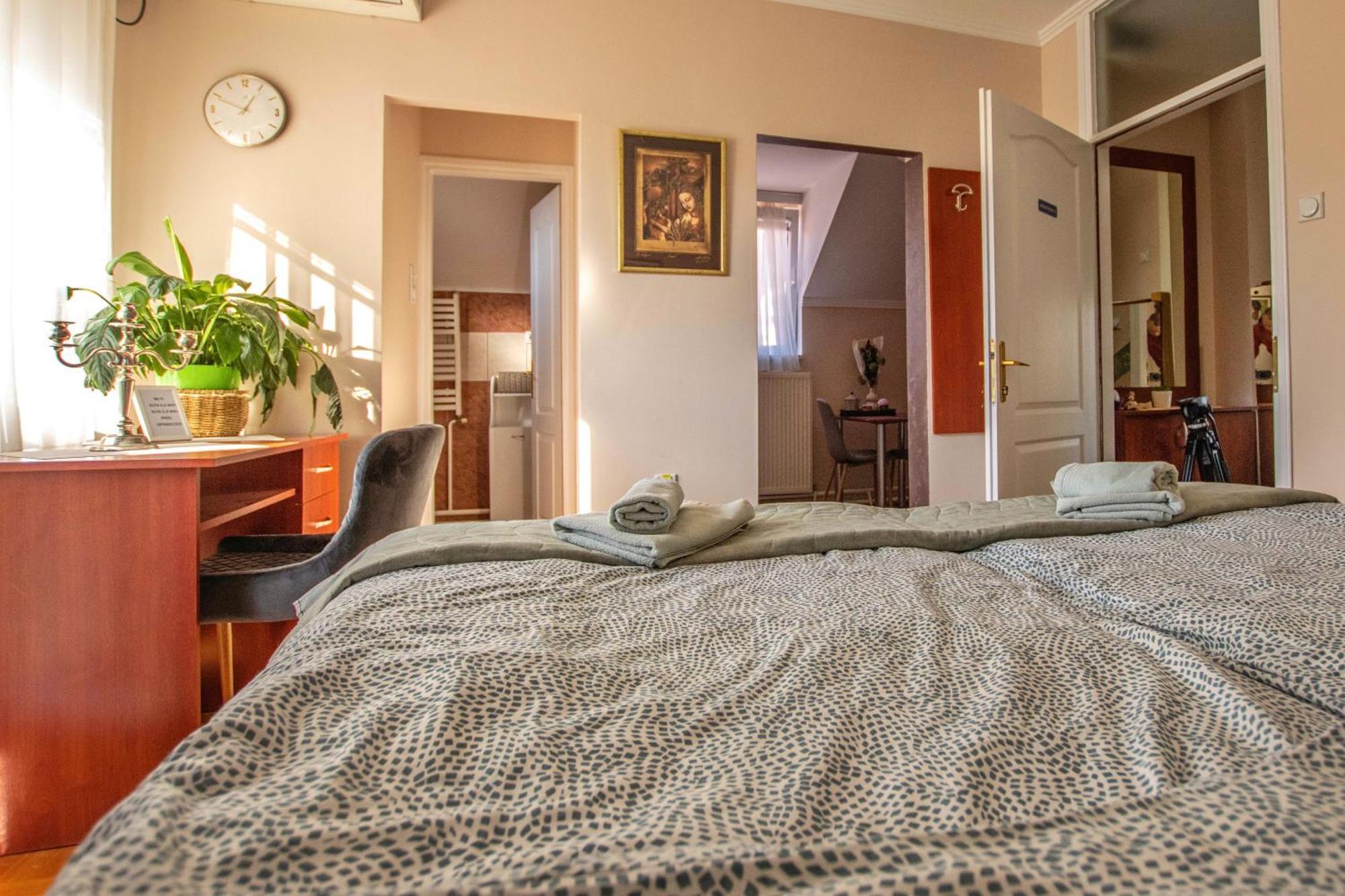 Garden Apartment 2 수보티차 외부 사진